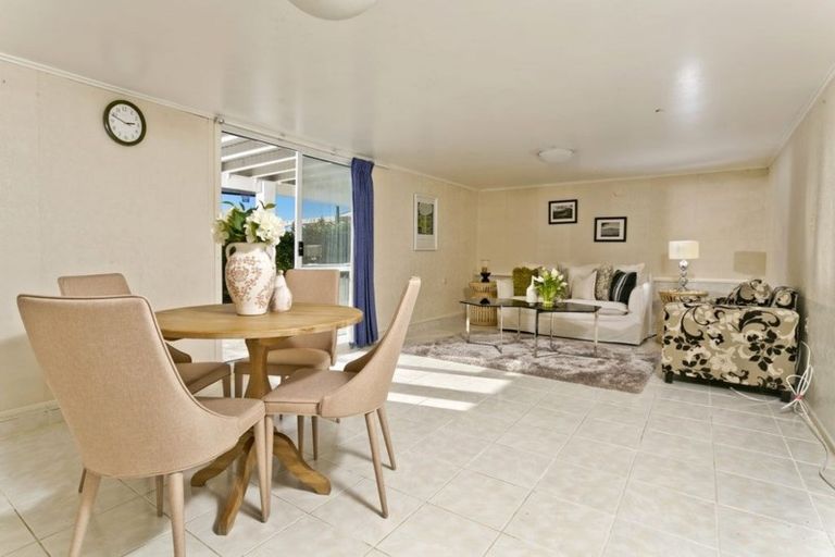 Photo of property in 96 Pupuke Road, Hillcrest, Auckland, 0627