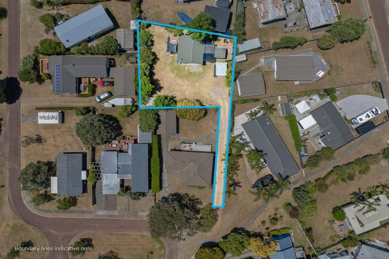 Photo of property in 19 Mccormick Place, Pauanui, Hikuai, 3579