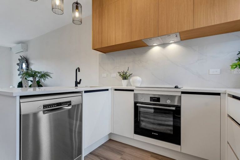 Photo of property in 6 Kiato Lane, Flat Bush, Auckland, 2019