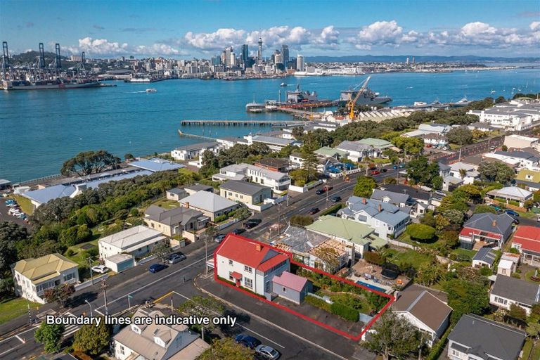 Photo of property in 58 Calliope Road, Stanley Point, Auckland, 0624