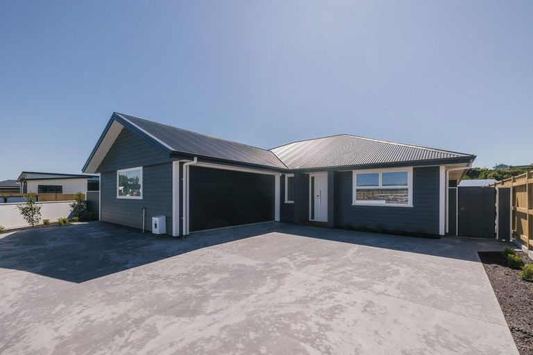 Photo of property in 2 Gratitude Way, Kelvin Grove, Palmerston North, 4414