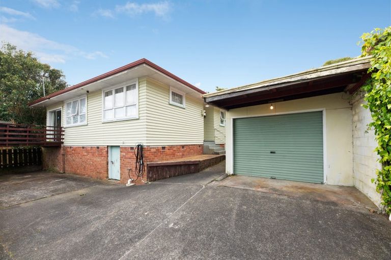 Photo of property in 2/160 Henderson Valley Road, Henderson, Auckland, 0612