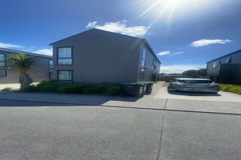 Photo of property in 9 Otaimako Place, Mangere, Auckland, 2022