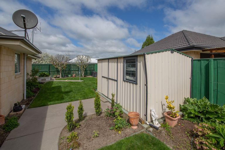 Photo of property in 55 Oakwood Drive, Rangiora, 7400