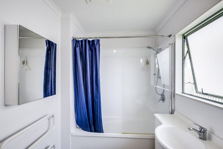 Photo of property in 2/13 Ted Harpur Place, Onekawa, Napier, 4110