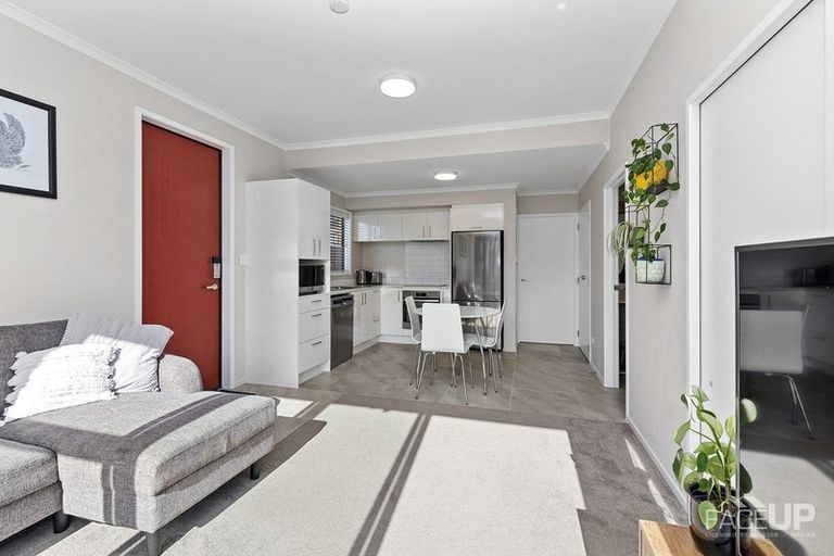 Photo of property in 22 Raranga Lane, Hobsonville, Auckland, 0616