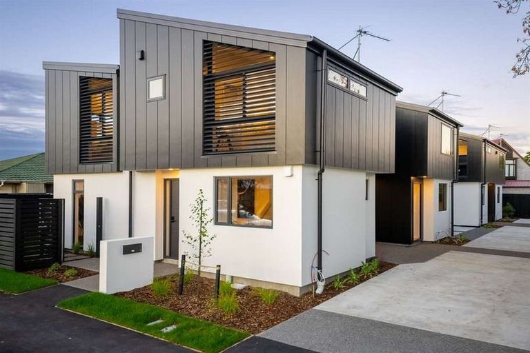 Photo of property in 16a Champion Street, Edgeware, Christchurch, 8013