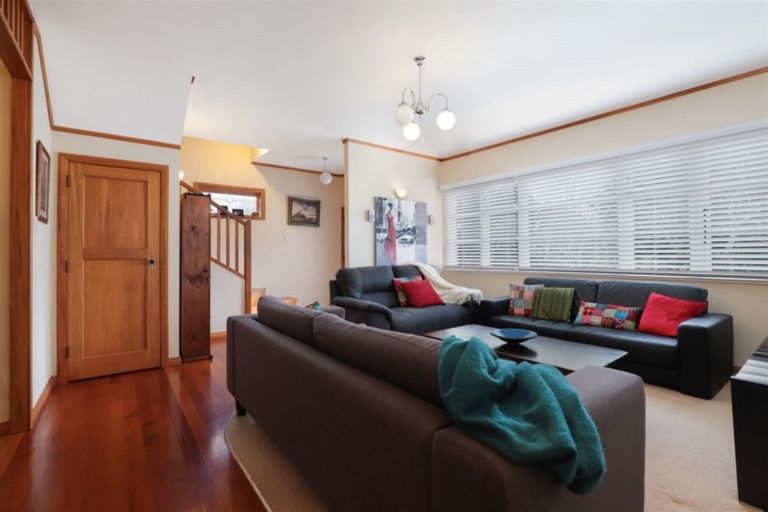 Photo of property in 1 Jellicoe Drive, Hamilton East, Hamilton, 3216