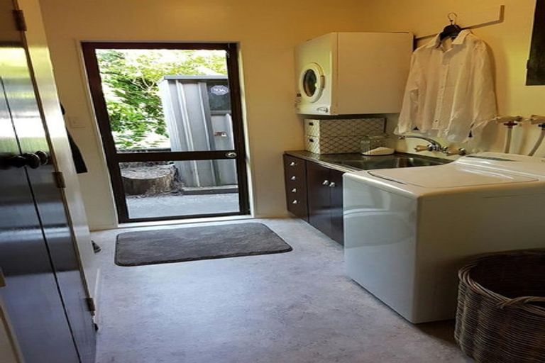 Photo of property in 9 Taurus Place, Kawaha Point, Rotorua, 3010