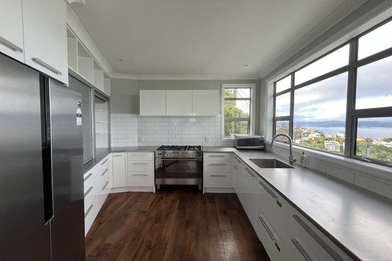 Photo of property in 118a Nicholson Road, Khandallah, Wellington, 6035