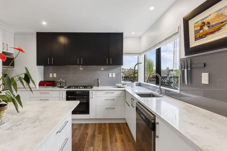 Photo of property in 2/19 Chiania Place, Somerville, Auckland, 2014