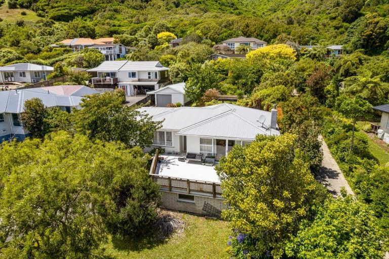 Photo of property in 21 Tui Crescent, Waikanae, 5036