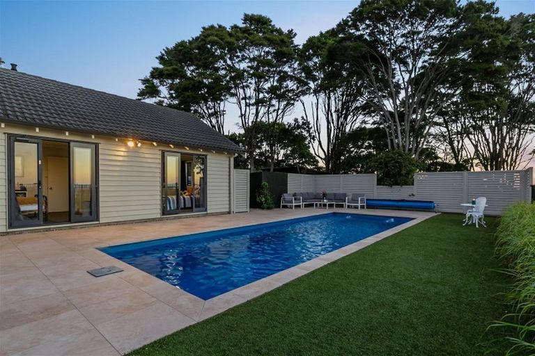 Photo of property in 251 Kaipara Road, Papakura, 2582