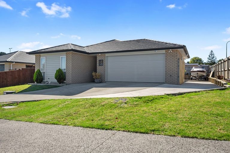 Photo of property in 5 Minerva Avenue, Helensville, 0800