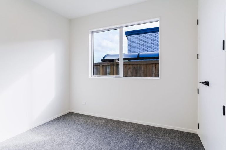 Photo of property in 37 Horokaka Street, Massey, 0614