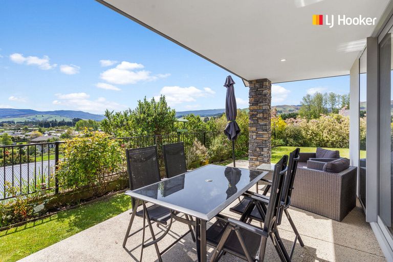 Photo of property in 218 Gladstone Road North, Mosgiel, 9024