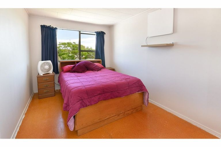 Photo of property in 11 Merida Place, Unsworth Heights, Auckland, 0632