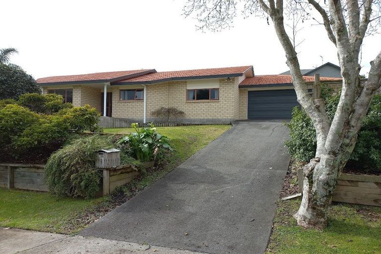 Photo of property in 1 Hidcote Place, Bethlehem, Tauranga, 3110