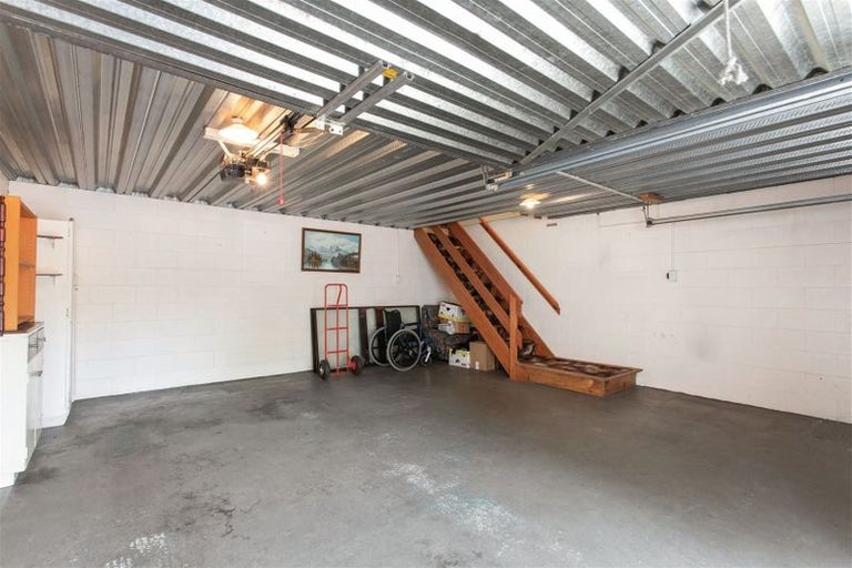 Photo of property in 18 Rembrandt Place, Burnside, Christchurch, 8053