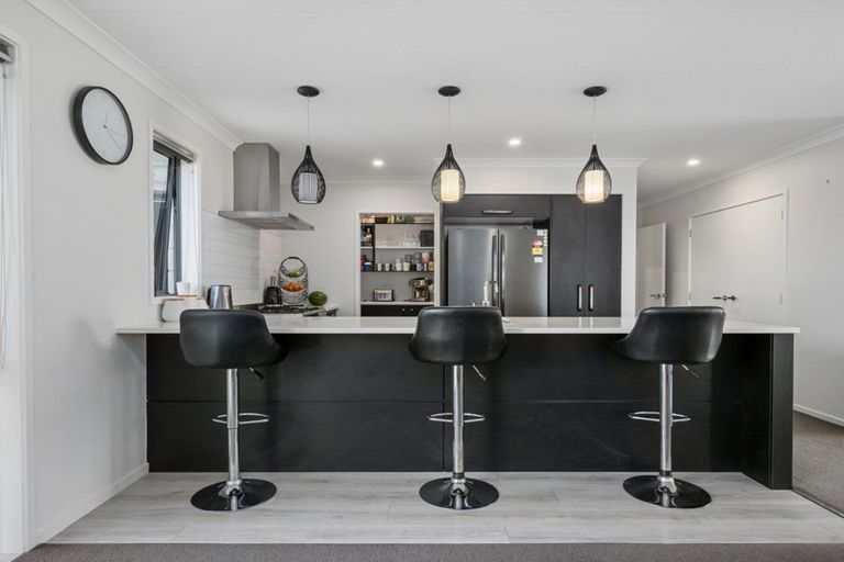 Photo of property in 5 Livingstone Drive, Papamoa Beach, Papamoa, 3118