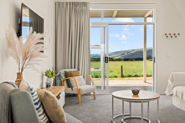 Photo of property in 117e Ruakokoputuna Road, Ruakokoputuna, Martinborough, 5781