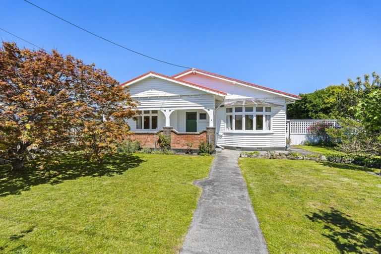 Photo of property in 6 French Street, Moturoa, New Plymouth, 4310