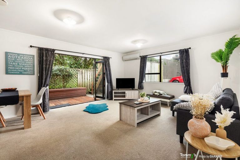 Photo of property in 163u4 Queens Drive, Lyall Bay, Wellington, 6022