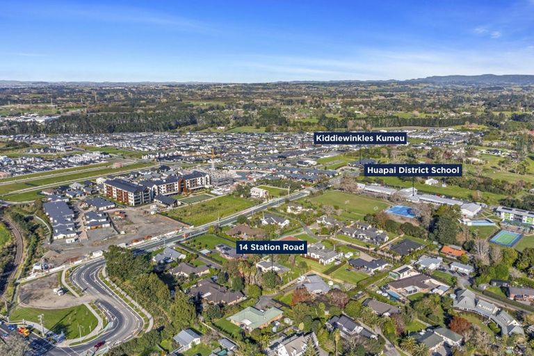 Photo of property in 14 Station Road, Huapai, Kumeu, 0810