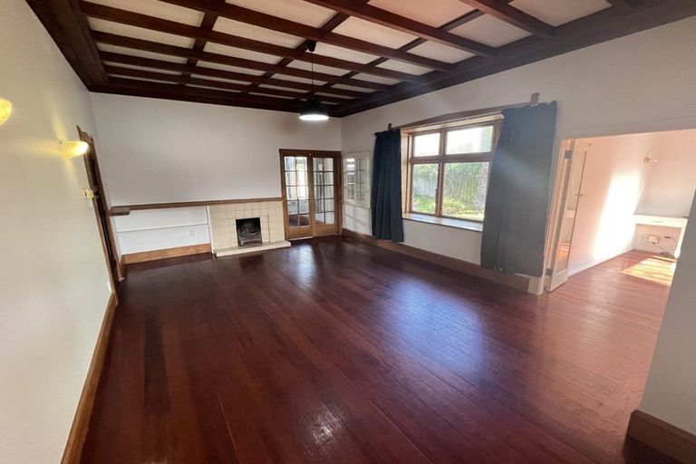 Photo of property in 11 Rolleston Street, Mount Cook, Wellington, 6021