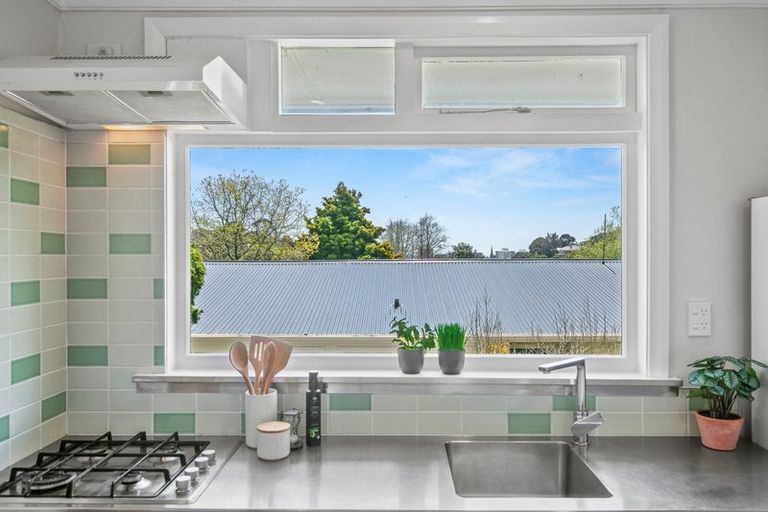 Photo of property in 88 Carrington Street, Lower Vogeltown, New Plymouth, 4310