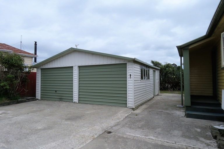 Photo of property in 14 Bright Street, Westport, 7825
