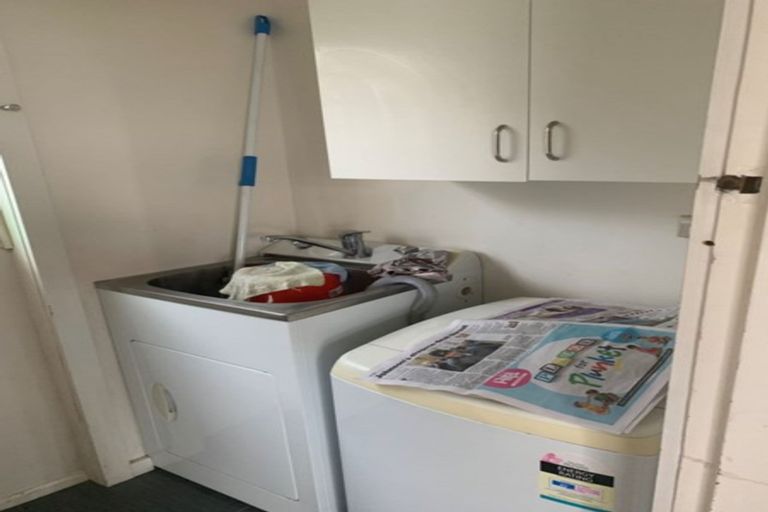 Photo of property in 2/36 Masterton Road, Rothesay Bay, Auckland, 0630