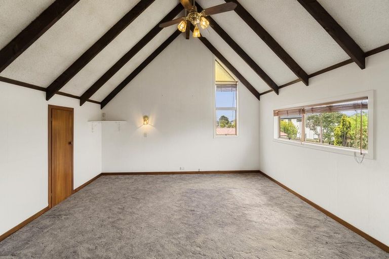 Photo of property in 88 Sturges Road, Henderson, Auckland, 0612