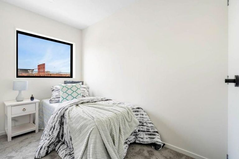 Photo of property in 71 Kairakau Street, Papakura, 2110