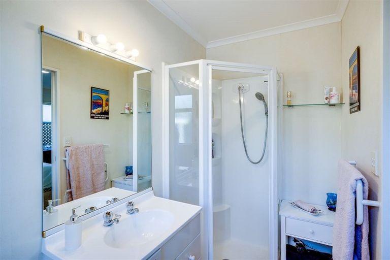 Photo of property in 75 Kensington Drive, Taradale, Napier, 4112