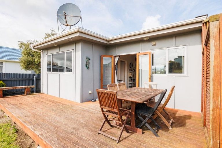 Photo of property in 133 Seabury Avenue, Foxton Beach, Foxton, 4815