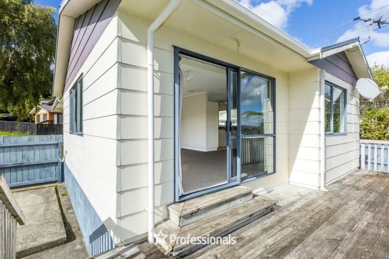 Photo of property in 1 Monarch Grove, Maoribank, Upper Hutt, 5018