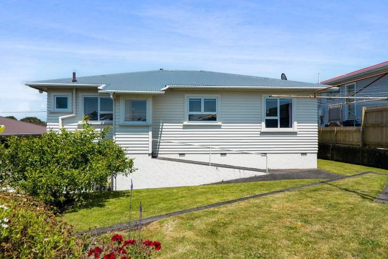 Photo of property in 8 Lydford Place, Spotswood, New Plymouth, 4310