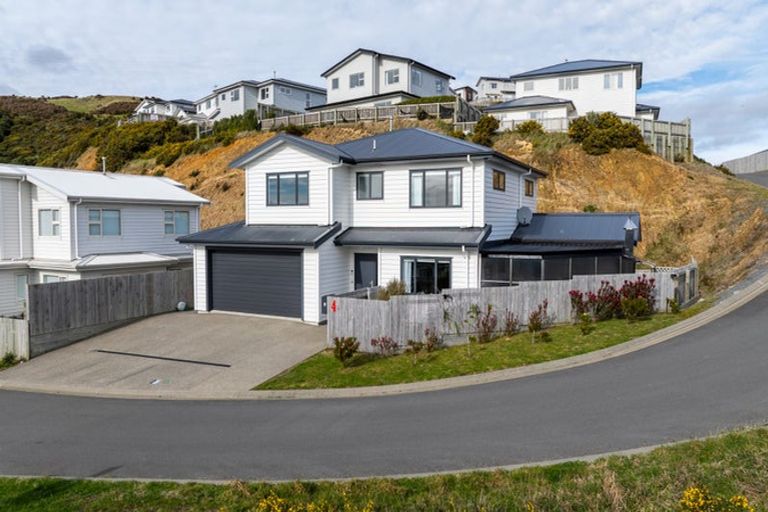 Photo of property in 4 Antigua Way, Grenada Village, Wellington, 6037