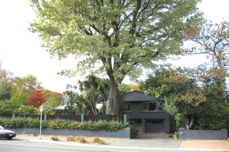 Photo of property in 90 Clyde Road, Ilam, Christchurch, 8041
