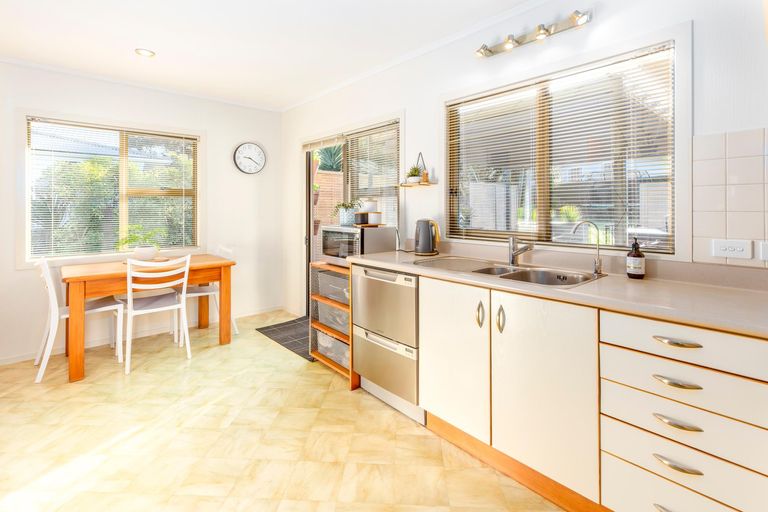 Photo of property in 34 Rothery Road, Hillpark, Auckland, 2102