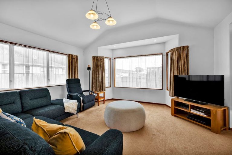 Photo of property in 25 Rimu Street, Inglewood, 4330