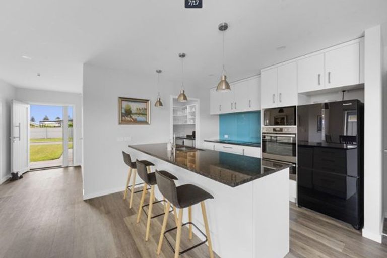 Photo of property in 8 Kaituna Place, Te Awa, Napier, 4110