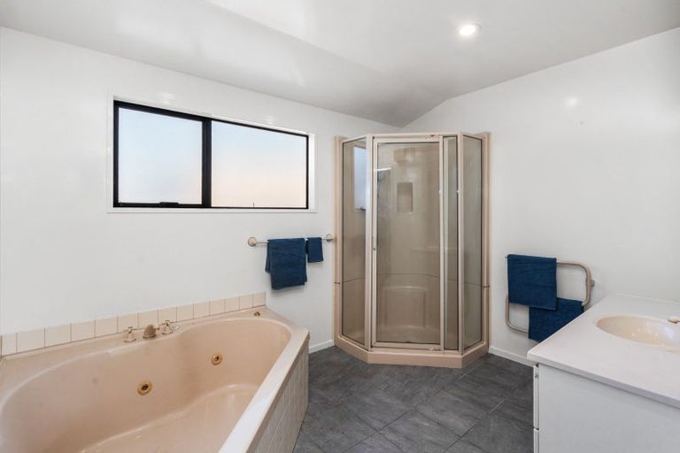 Photo of property in 15 Westlake Drive, Halswell, Christchurch, 8025