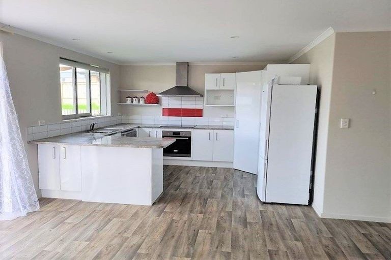 Photo of property in 8 Matuku Place, Mangawhai, 0505