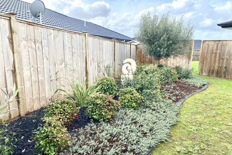 Photo of property in 22 Peter Bourne Drive, Pokeno, 2402