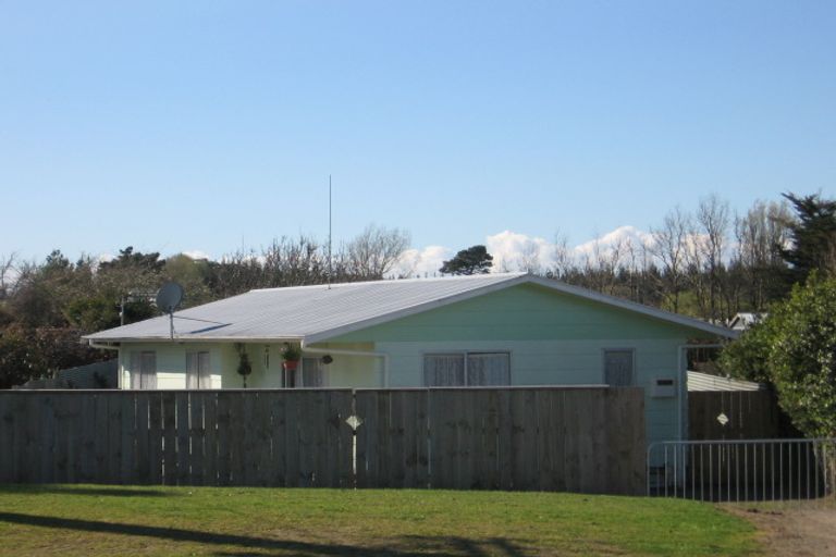 Photo of property in 69a Avenue Road, Foxton, 4814