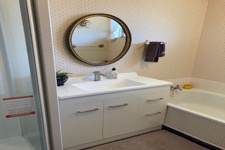 Photo of property in 142c Heretaunga Street, Palmerston North, 4414