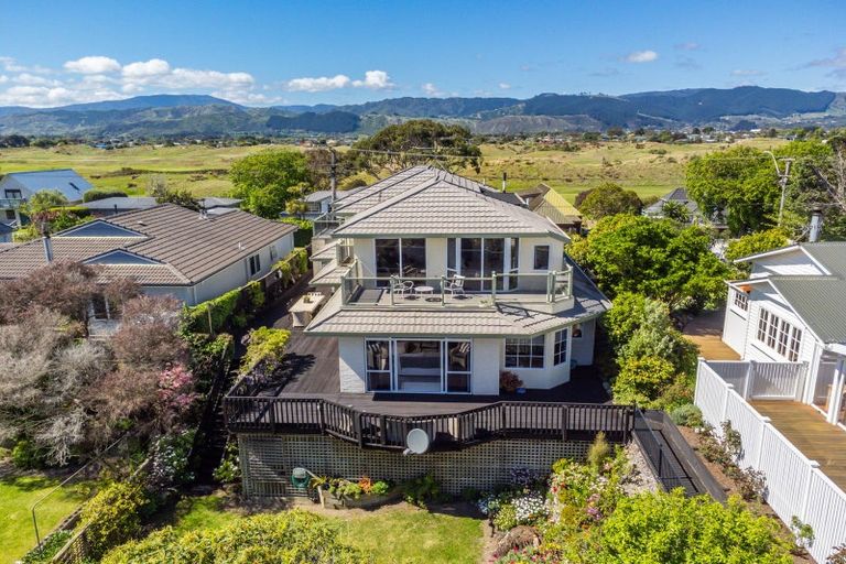 Photo of property in 47 Golf Road, Paraparaumu Beach, Paraparaumu, 5032