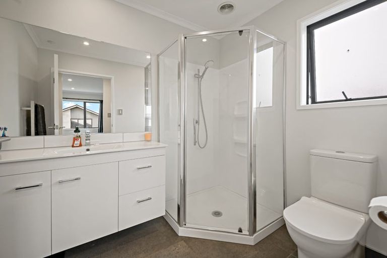 Photo of property in 22 Piripono Crescent, Pukekohe, 2120